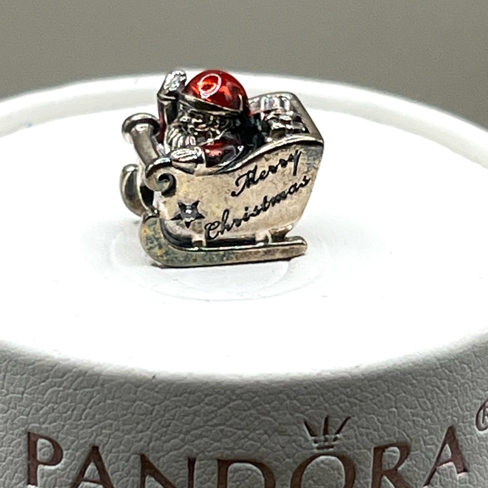 🎁 PANDORA “Merry Christmas” Silver S925 ALE Sleighing Red Santa Charm 792004CZ